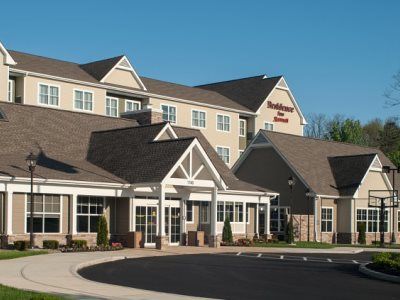 By Marriott Albany 3*